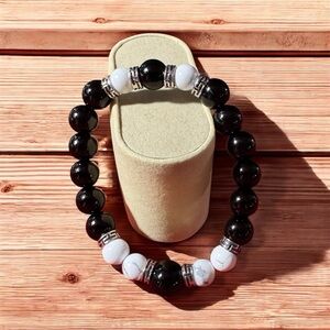 Men's Black and White Beaded Bracelet